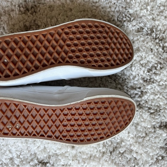 white vans - Picture 3 of 5